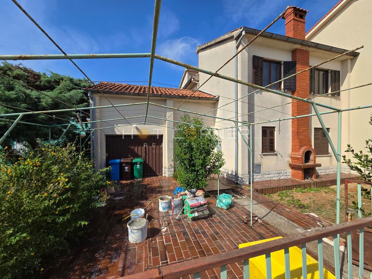 Hiša Valdebek, Pula, 330m2