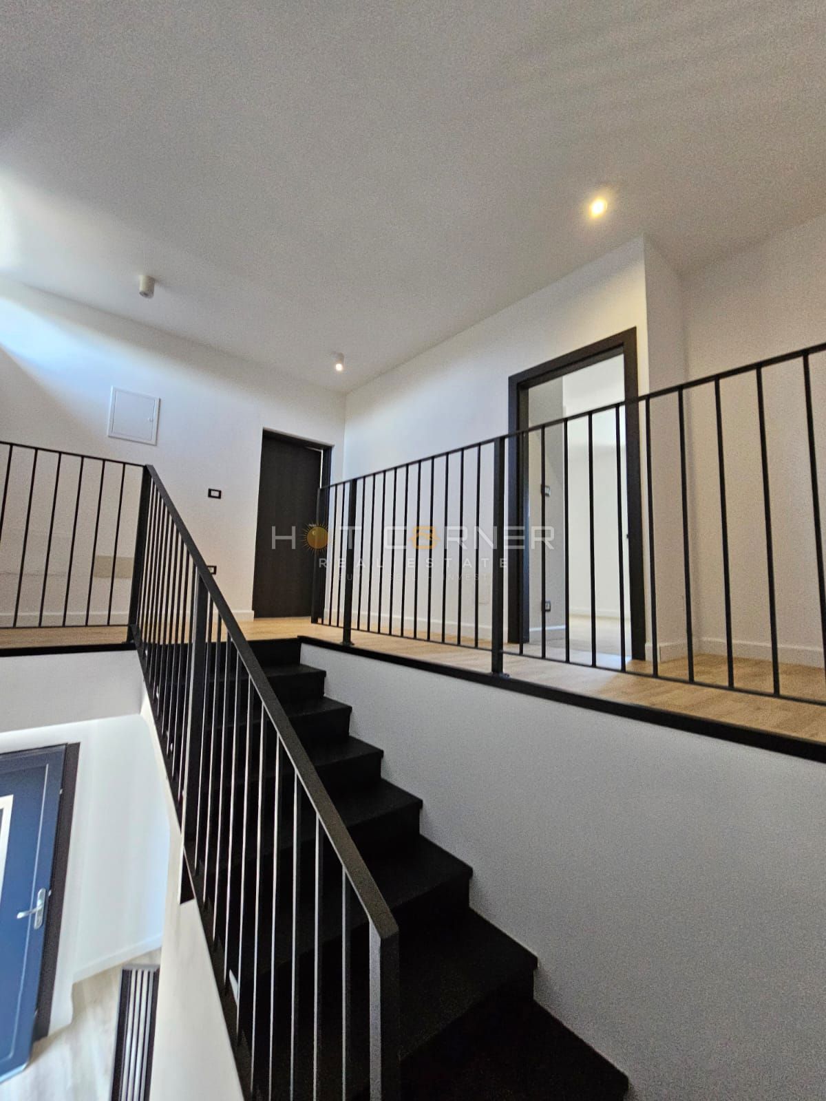 Moderna vila naprodaj v bližini Rovinja (2025)