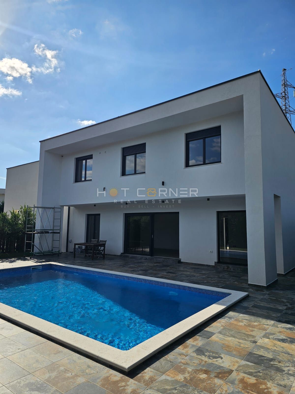 Moderna vila naprodaj v bližini Rovinja (2025)