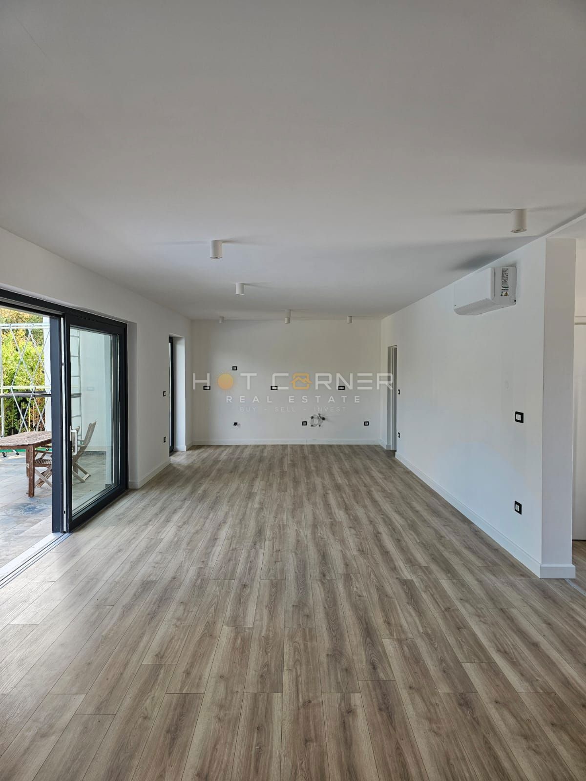 Moderna vila naprodaj v bližini Rovinja (2025)