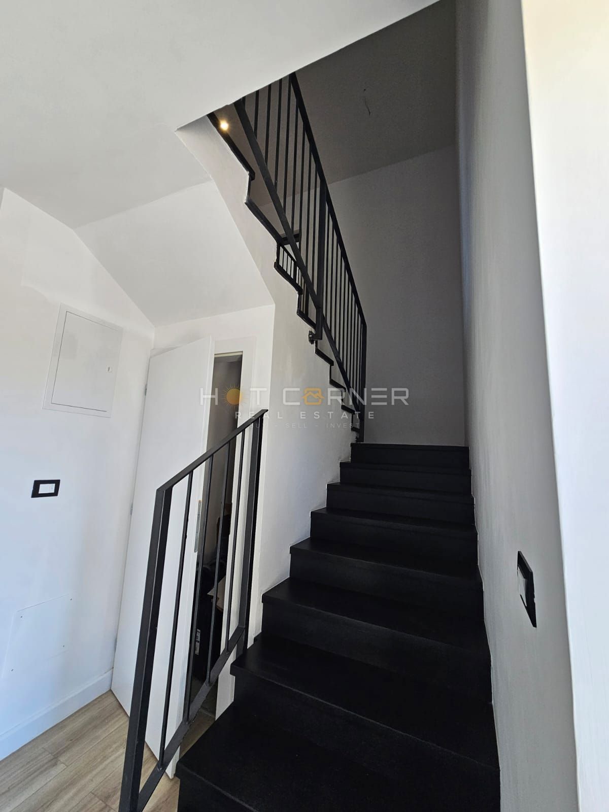 Moderna vila naprodaj v bližini Rovinja (2025)