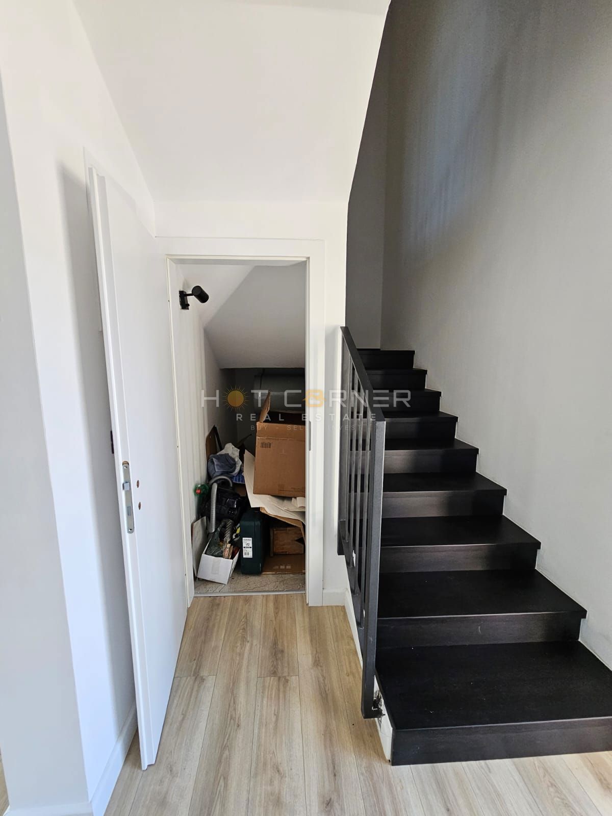 Moderna vila naprodaj v bližini Rovinja (2025)