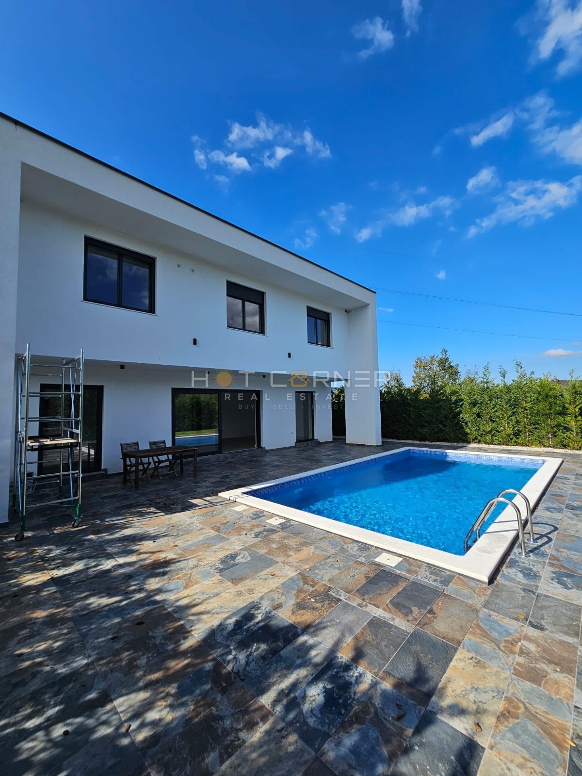 Moderna vila naprodaj v bližini Rovinja (2025)