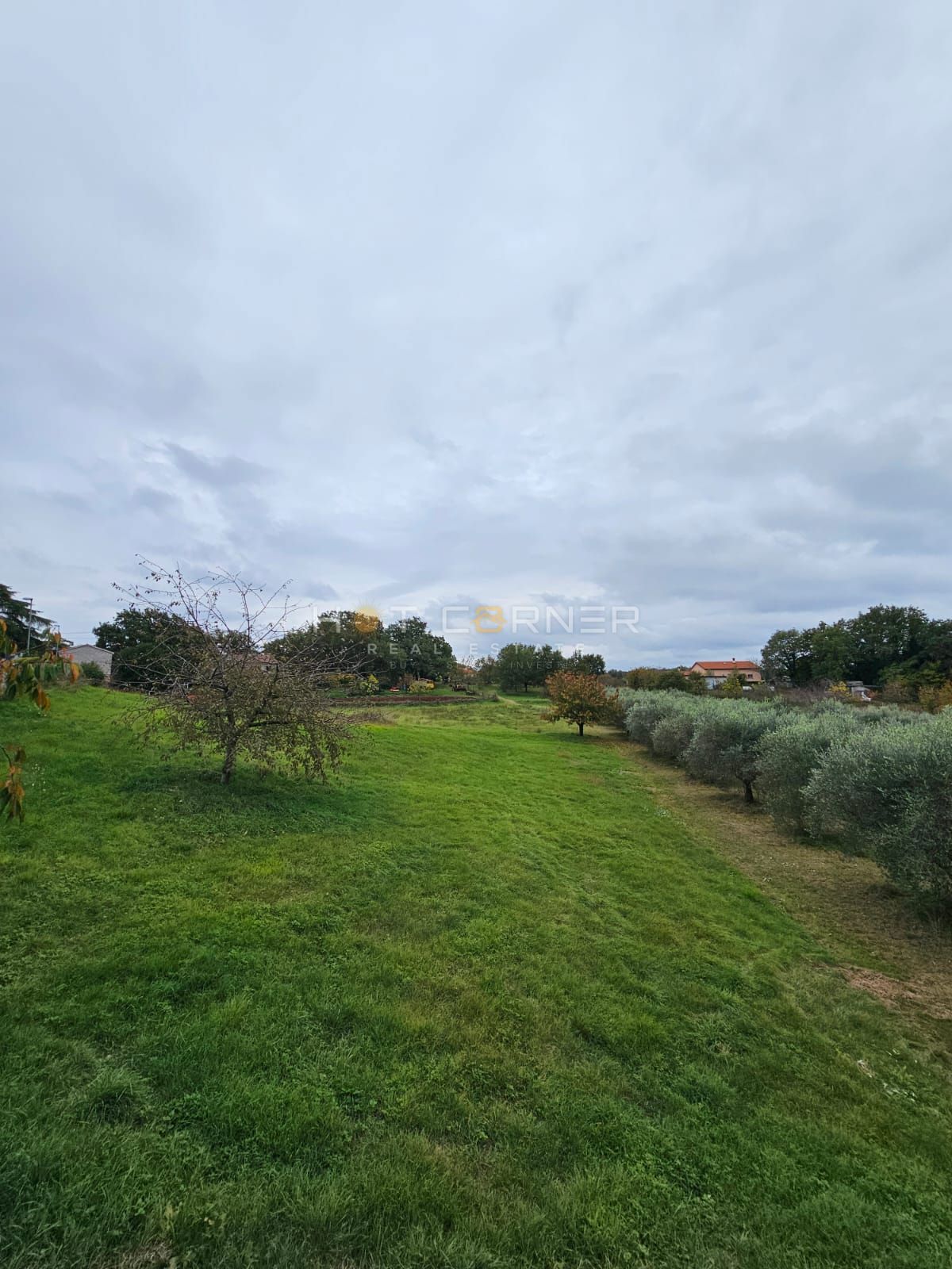 Čudovita zazidljiva parcela v bližini Rovinja – 5.060 m²