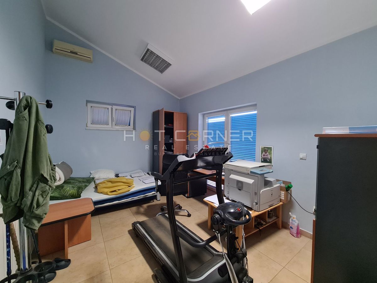 Hiša Veli vrh, Pula, 170m2