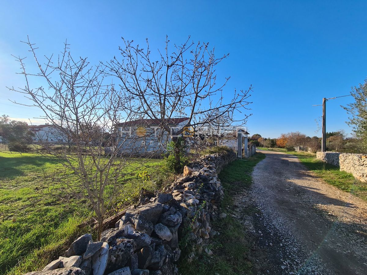 Zemljišče Veli vrh, Pula, 1.820m2