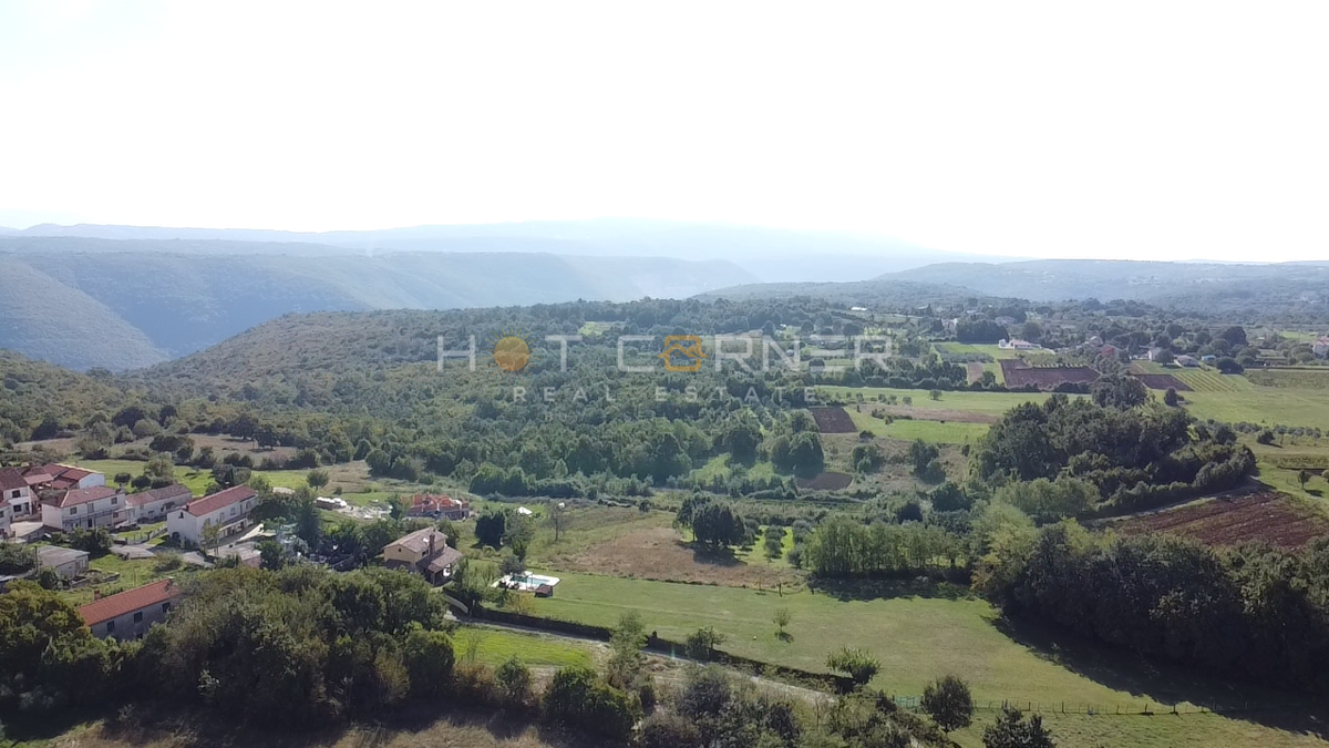 Čudovito Gradbeno Parcelo z Razgledom na Morje in Projektom za Moderno Vilo, Parcela D (VILLA DIANA) 