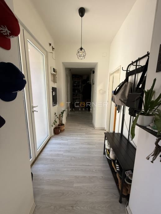 Priložnost – Pulj, širše središče: Čudovita avstro-ogrska vila z dvema stanovanjema, vrtom in konobo