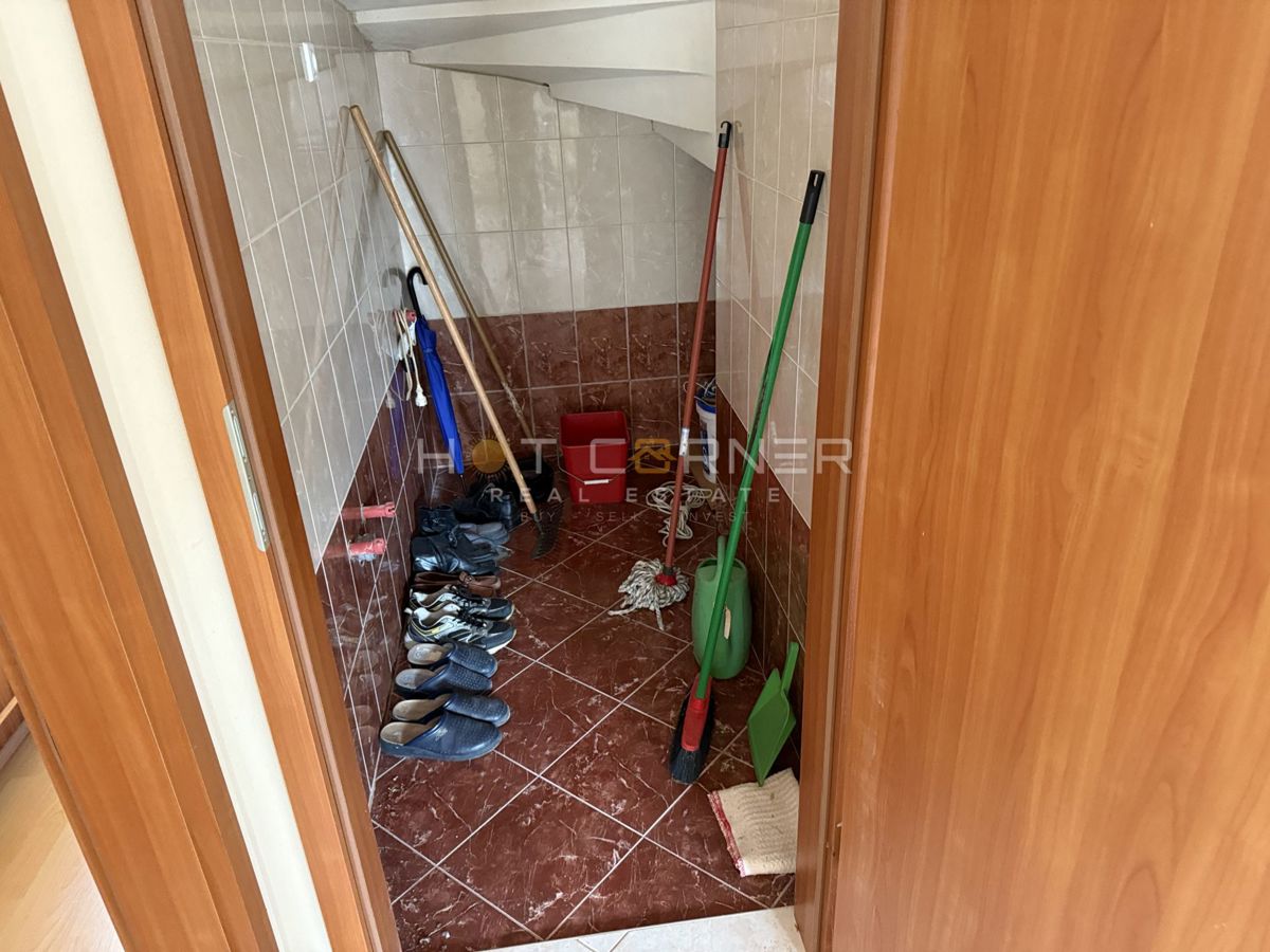 Pula, Šikići, družinska hiša, 3 spalnice, z lepim vrtom