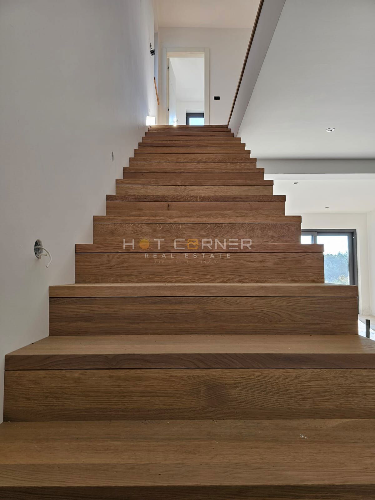 Vila v idilični vasici blizu Rovinja – redka priložnost za vrhunski življenjski slog