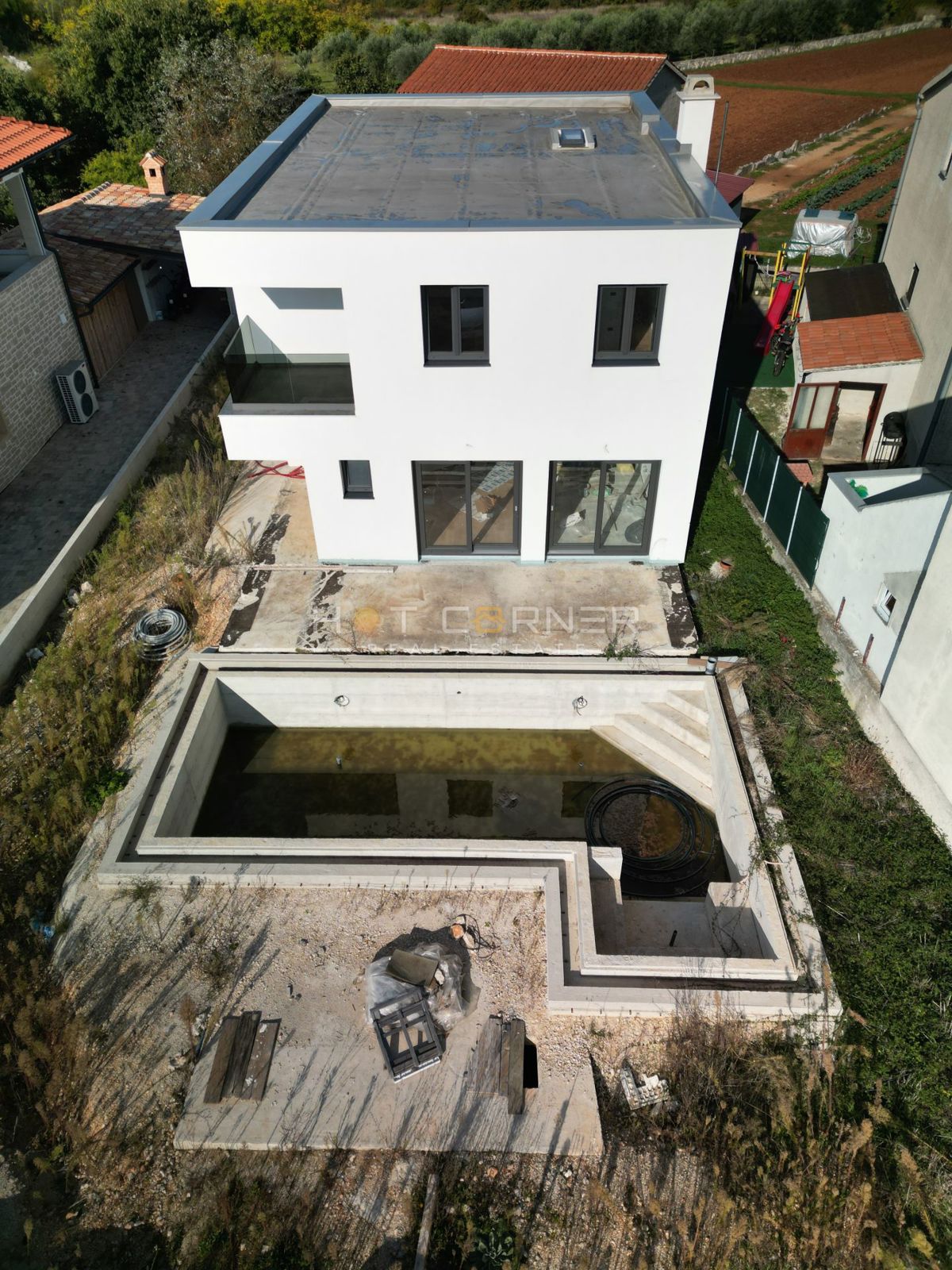 Vila v idilični vasici blizu Rovinja – redka priložnost za vrhunski življenjski slog