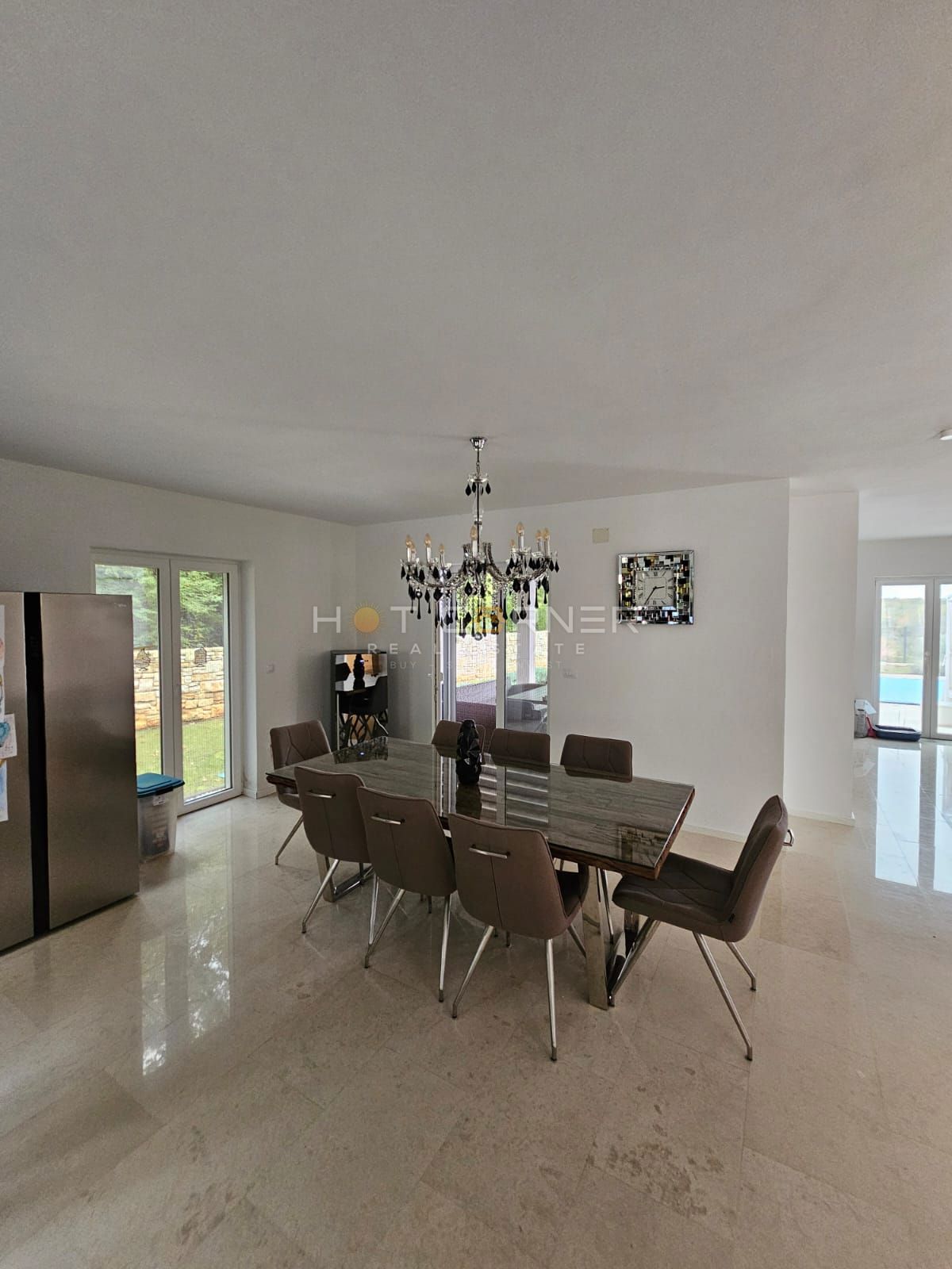 Moderna vila z bazenom in čudovitim razgledom blizu Rovinja