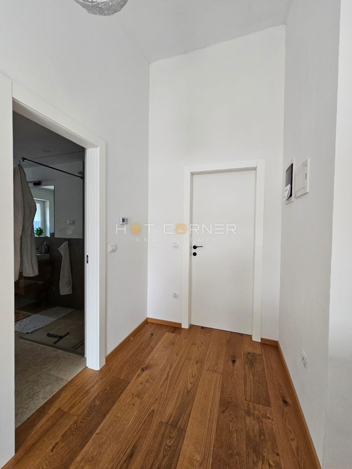 Moderna vila z bazenom in čudovitim razgledom blizu Rovinja