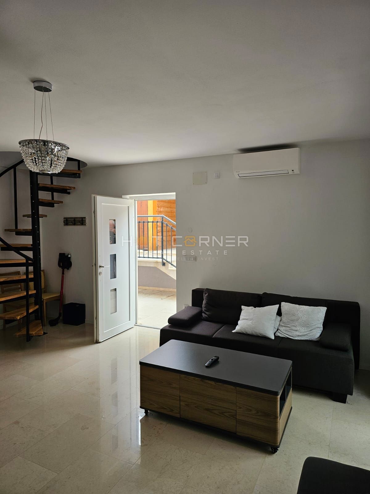 Moderna vila z bazenom in čudovitim razgledom blizu Rovinja