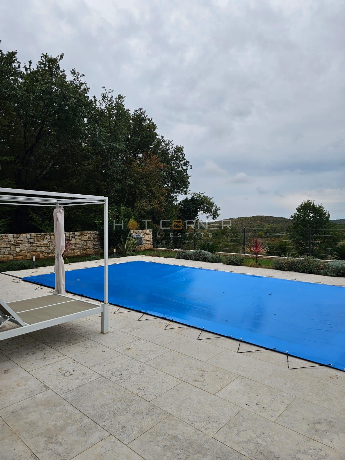 Moderna vila z bazenom in čudovitim razgledom blizu Rovinja