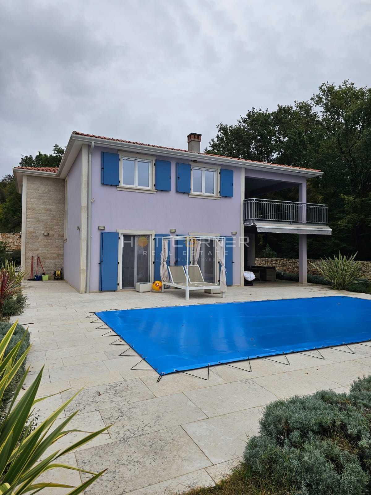 Moderna vila z bazenom in čudovitim razgledom blizu Rovinja