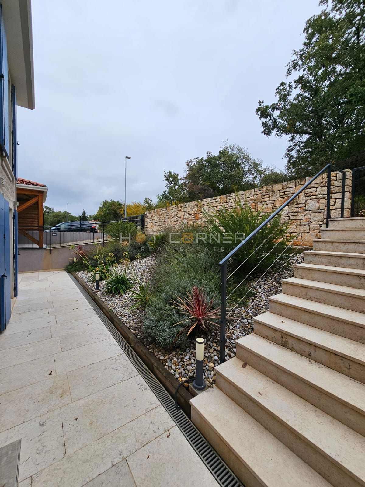 Moderna vila z bazenom in čudovitim razgledom blizu Rovinja