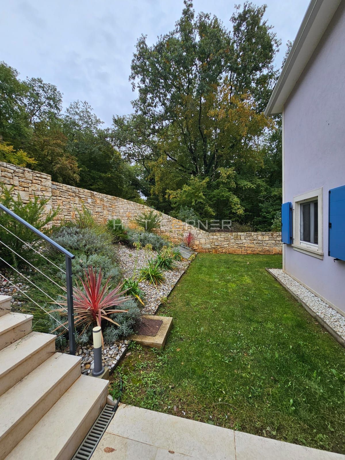 Moderna vila z bazenom in čudovitim razgledom blizu Rovinja