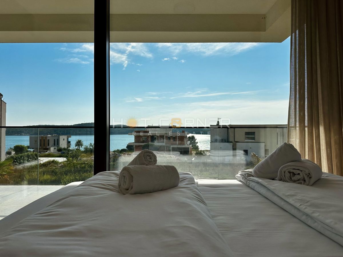 Luksuzna investicijska nepremičnina v medulinu, 3 hiše+čoln