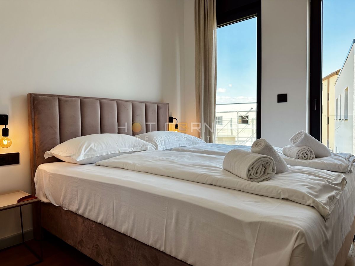 Luksuzna investicijska nepremičnina v medulinu, 3 hiše+čoln