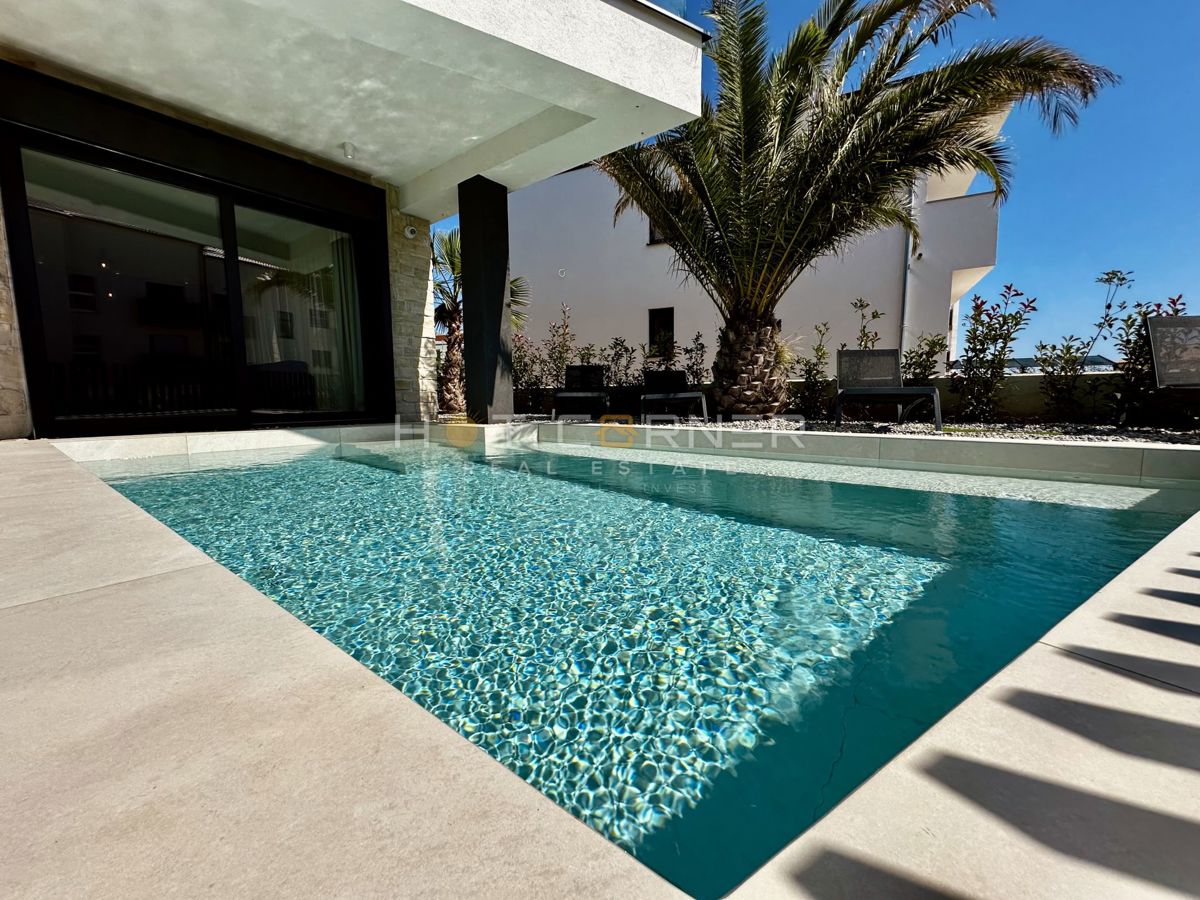 Luksuzna investicijska nepremičnina v medulinu, 3 hiše+čoln