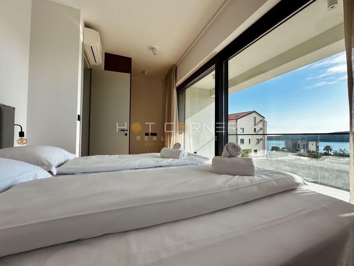 Luksuzna investicijska nepremičnina v medulinu, 3 hiše+čoln