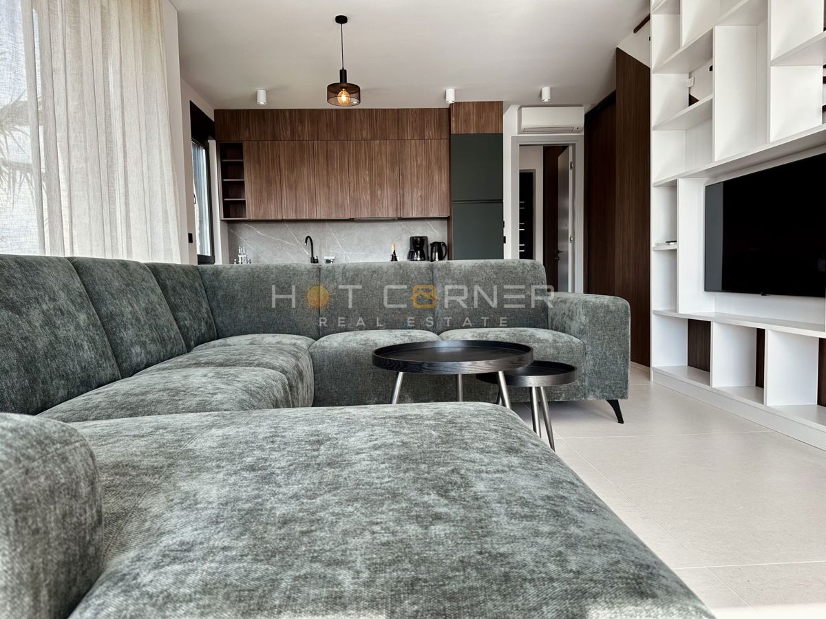 Luksuzna investicijska nepremičnina v medulinu, 3 hiše+čoln