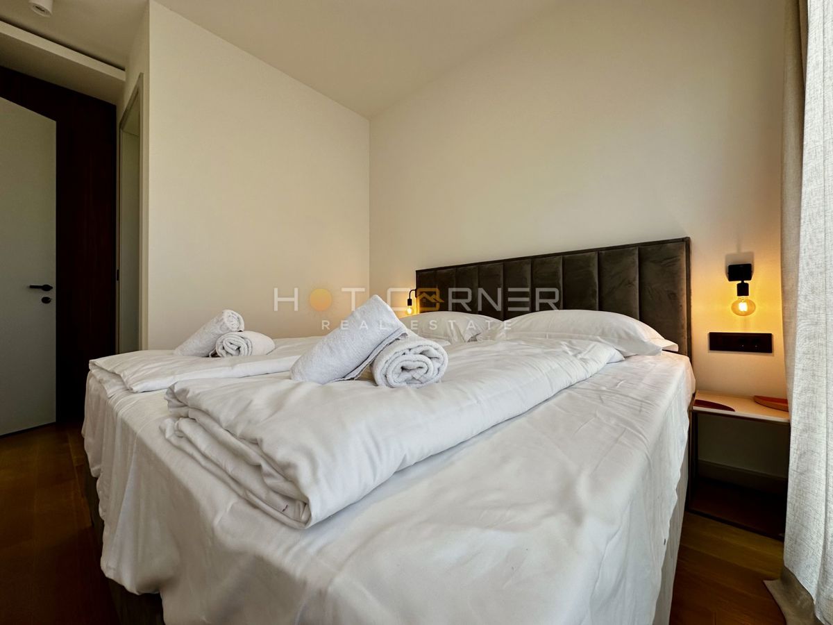 Luksuzna investicijska nepremičnina v medulinu, 3 hiše+čoln