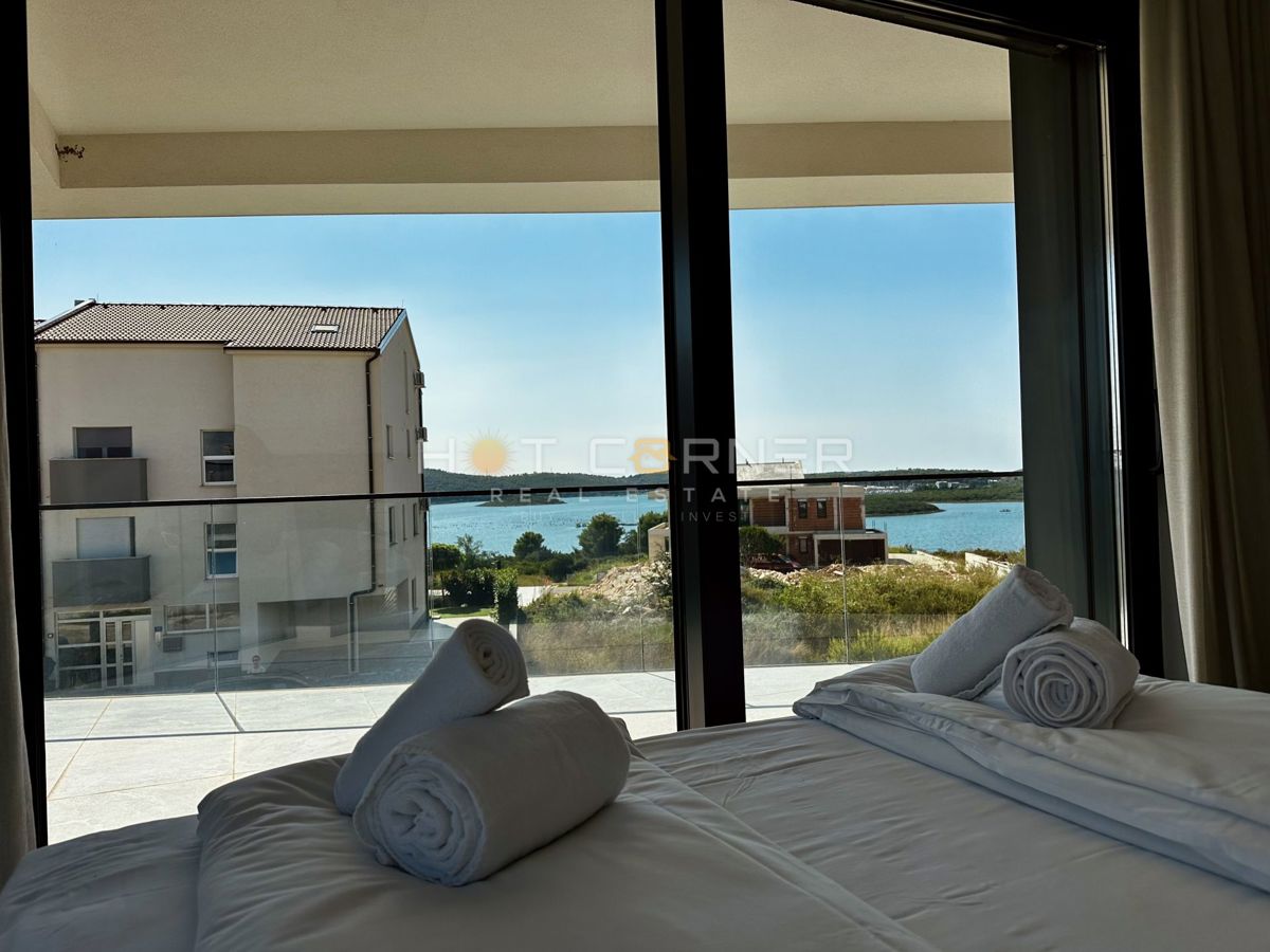 Luksuzna investicijska nepremičnina v medulinu, 3 hiše+čoln