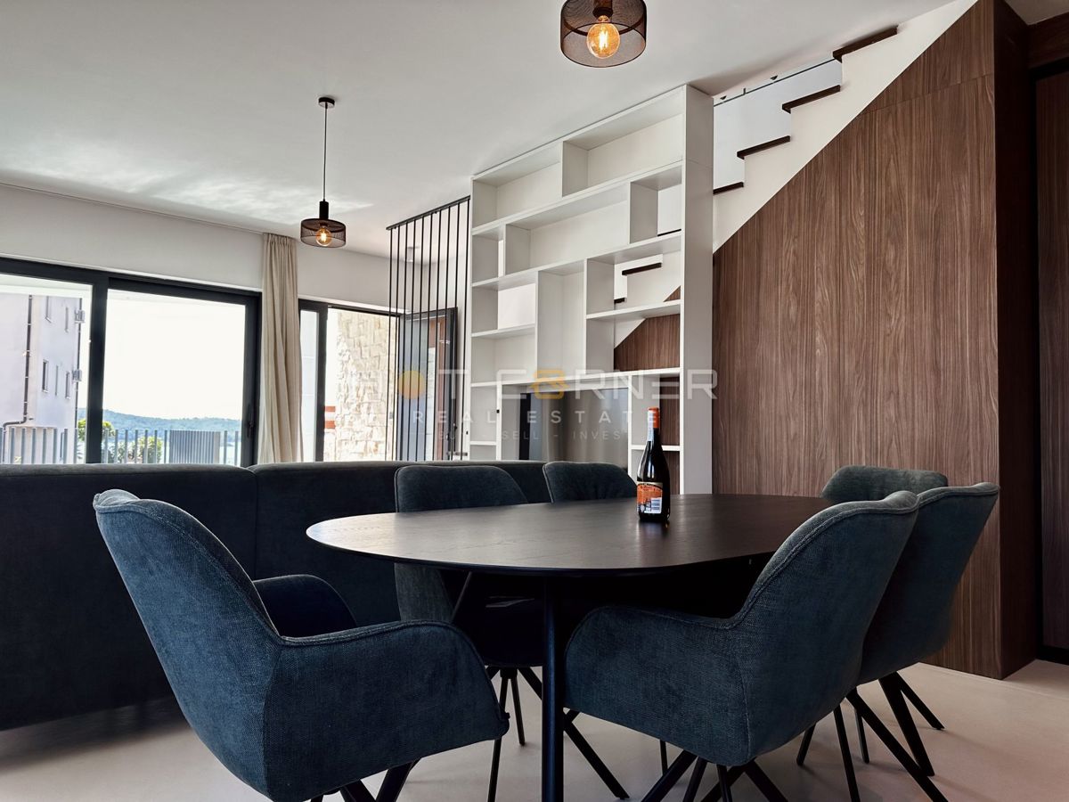 Luksuzna investicijska nepremičnina v medulinu, 3 hiše+čoln