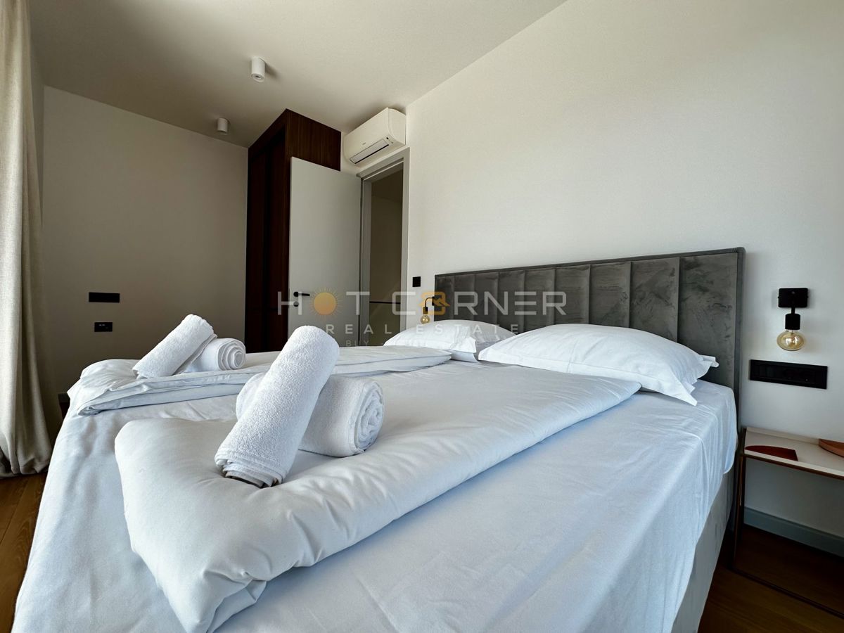 Luksuzna investicijska nepremičnina v medulinu, 3 hiše+čoln