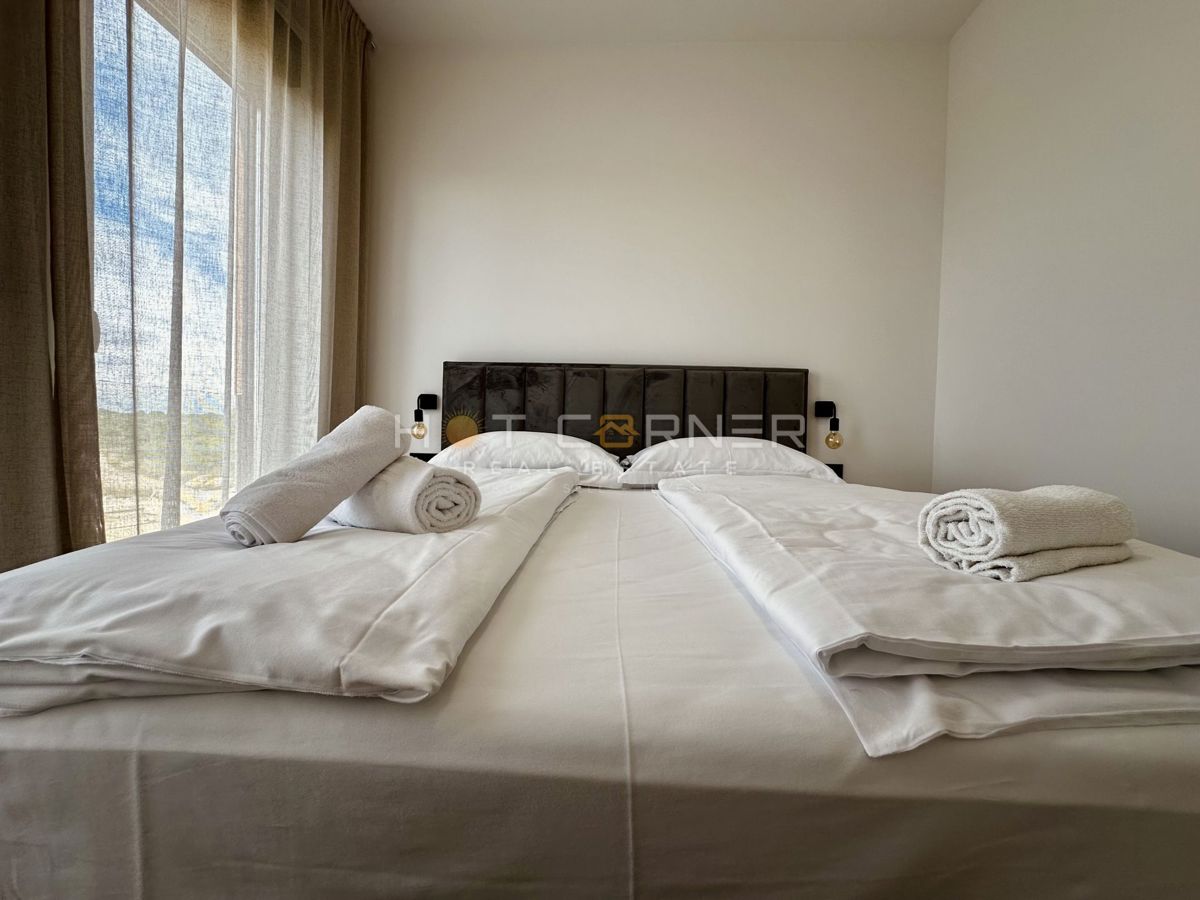 Luksuzna investicijska nepremičnina v medulinu, 3 hiše+čoln