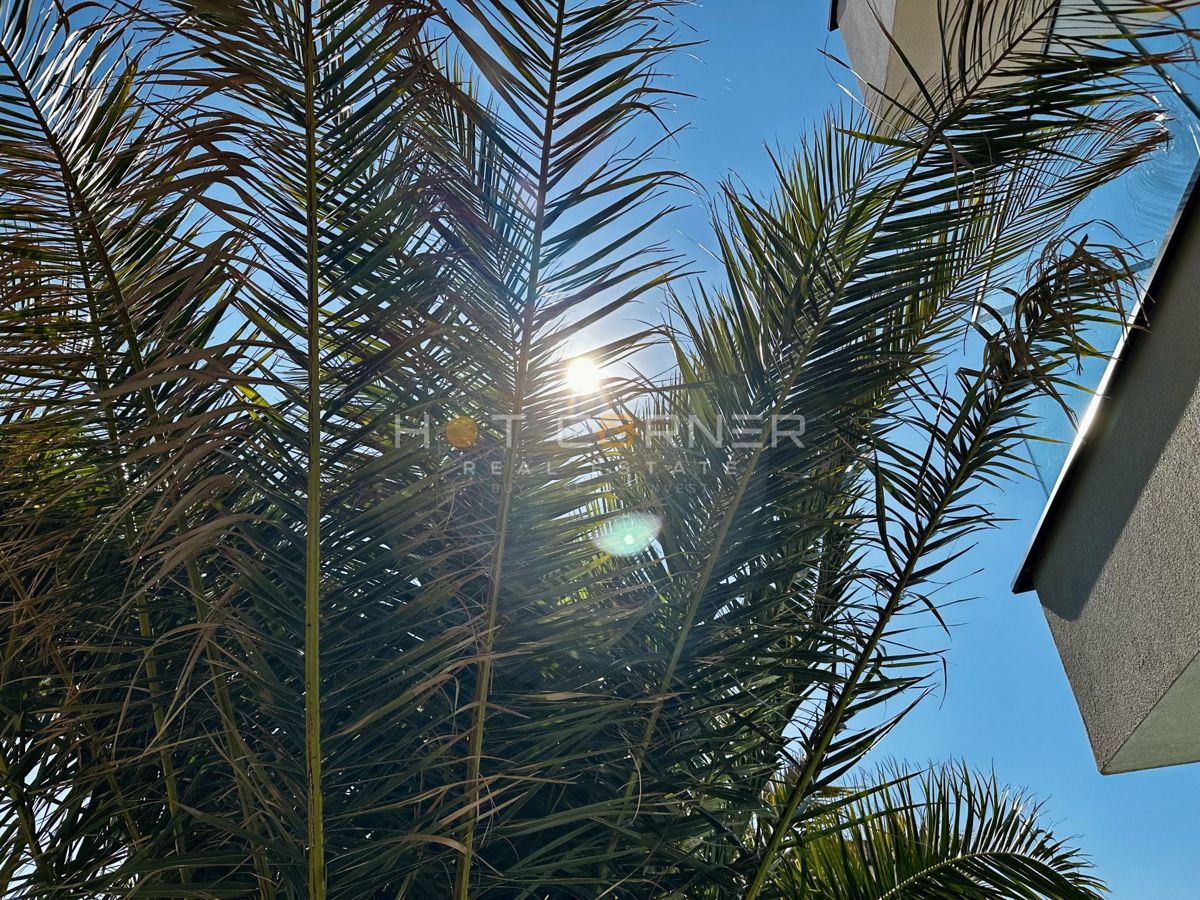 Luksuzna investicijska nepremičnina v medulinu, 3 hiše+čoln