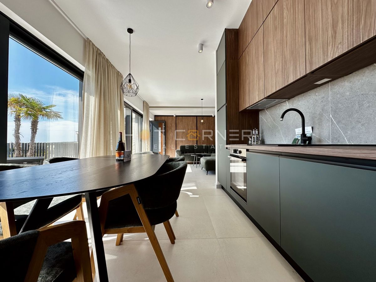 Luksuzna investicijska nepremičnina v medulinu, 3 hiše+čoln