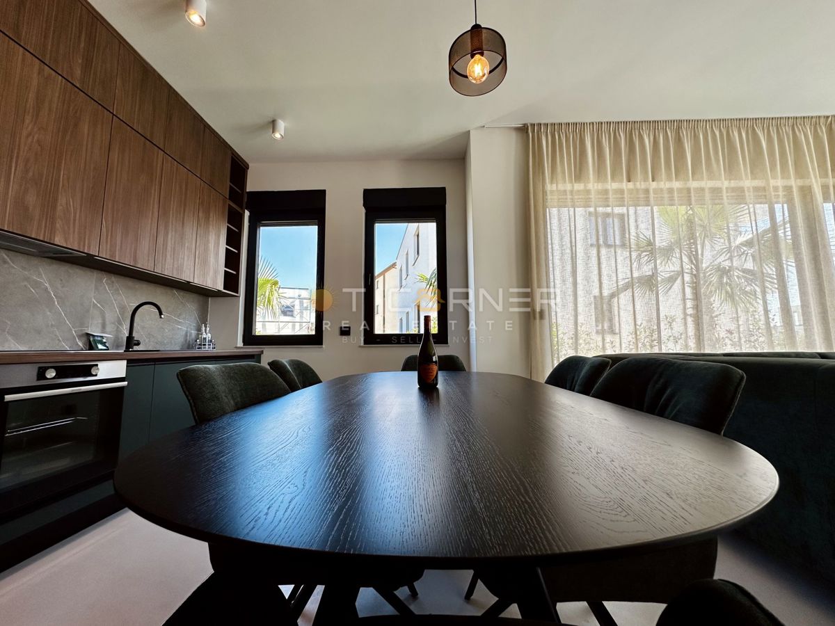 Luksuzna investicijska nepremičnina v medulinu, 3 hiše+čoln