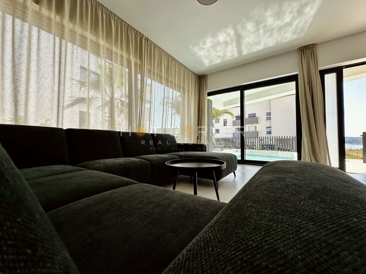 Luksuzna investicijska nepremičnina v medulinu, 3 hiše+čoln