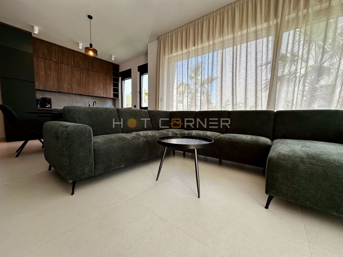 Luksuzna investicijska nepremičnina v medulinu, 3 hiše+čoln