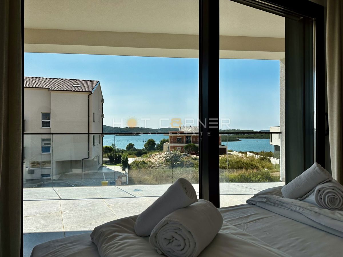 Luksuzna investicijska nepremičnina v medulinu, 3 hiše+čoln