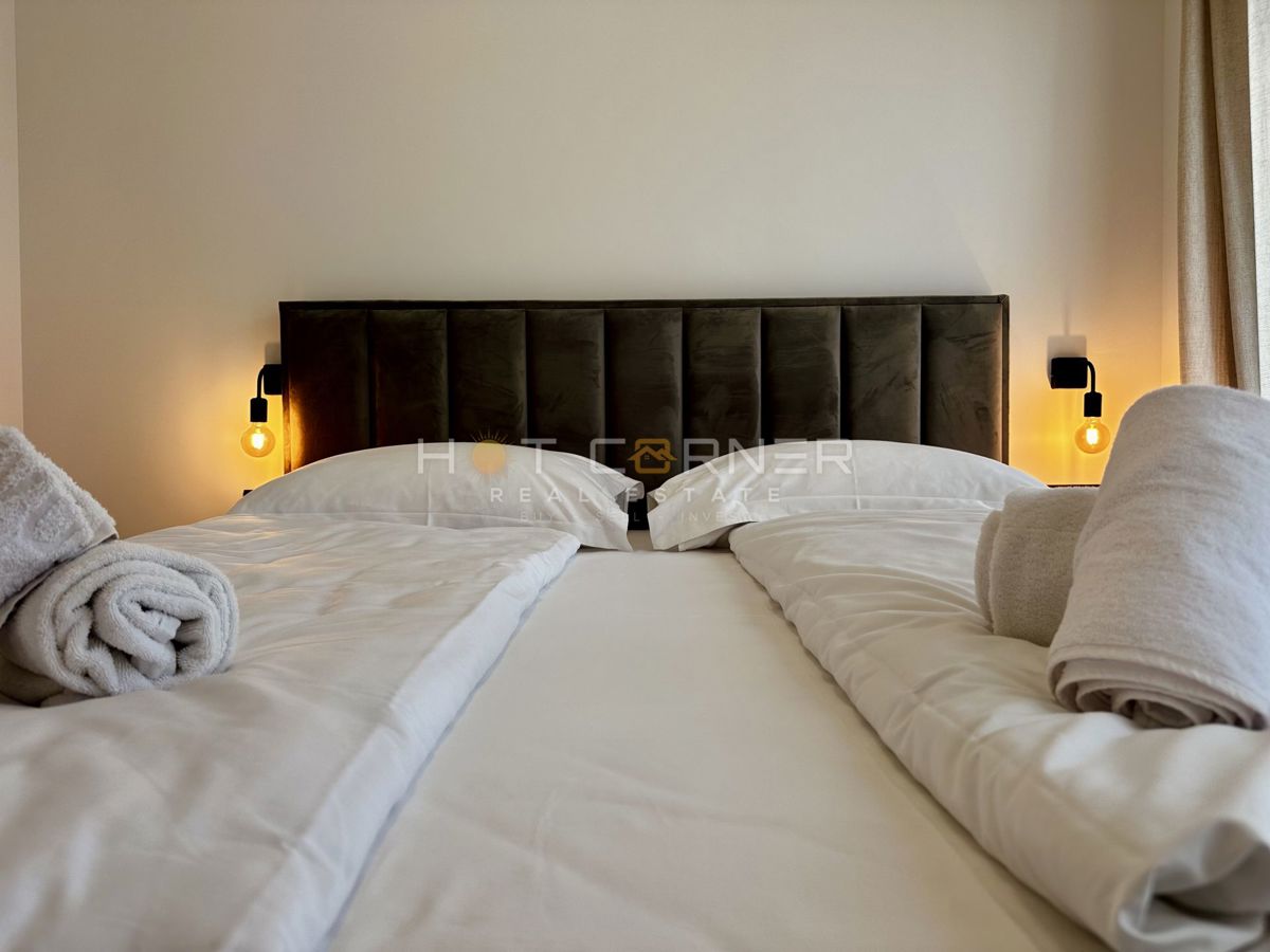 Luksuzna investicijska nepremičnina v medulinu, 3 hiše+čoln