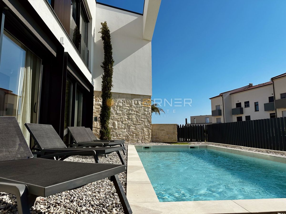 Luksuzna investicijska nepremičnina v medulinu, 3 hiše+čoln