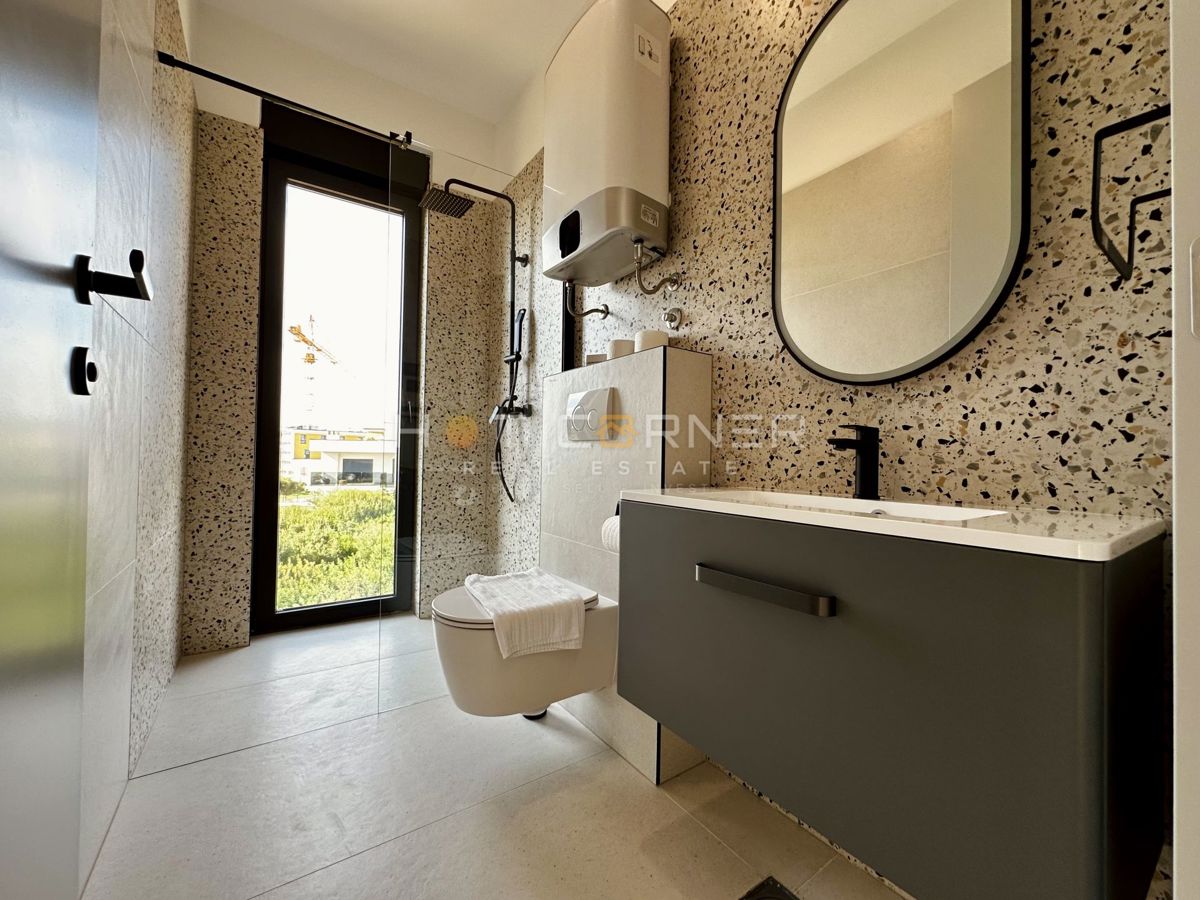 Luksuzna investicijska nepremičnina v medulinu, 3 hiše+čoln