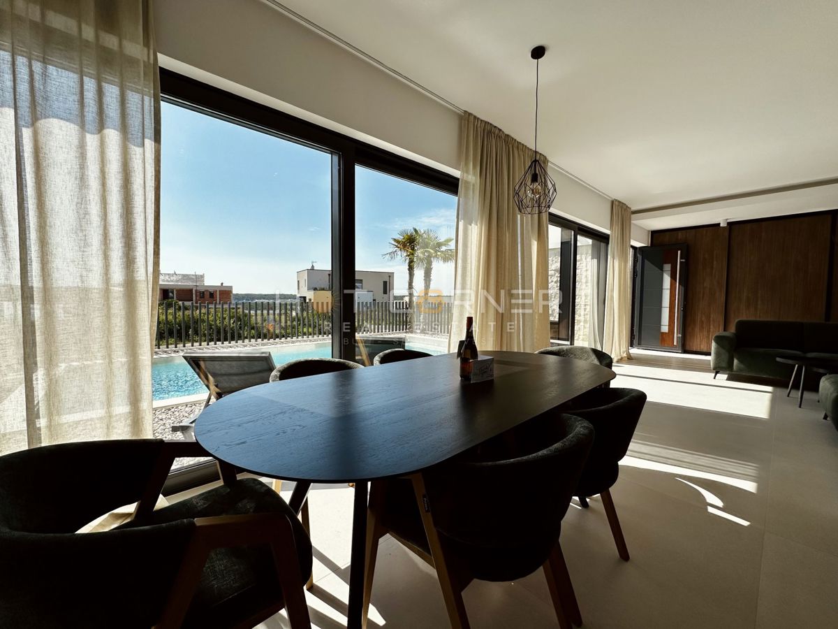 Luksuzna investicijska nepremičnina v medulinu, 3 hiše+čoln