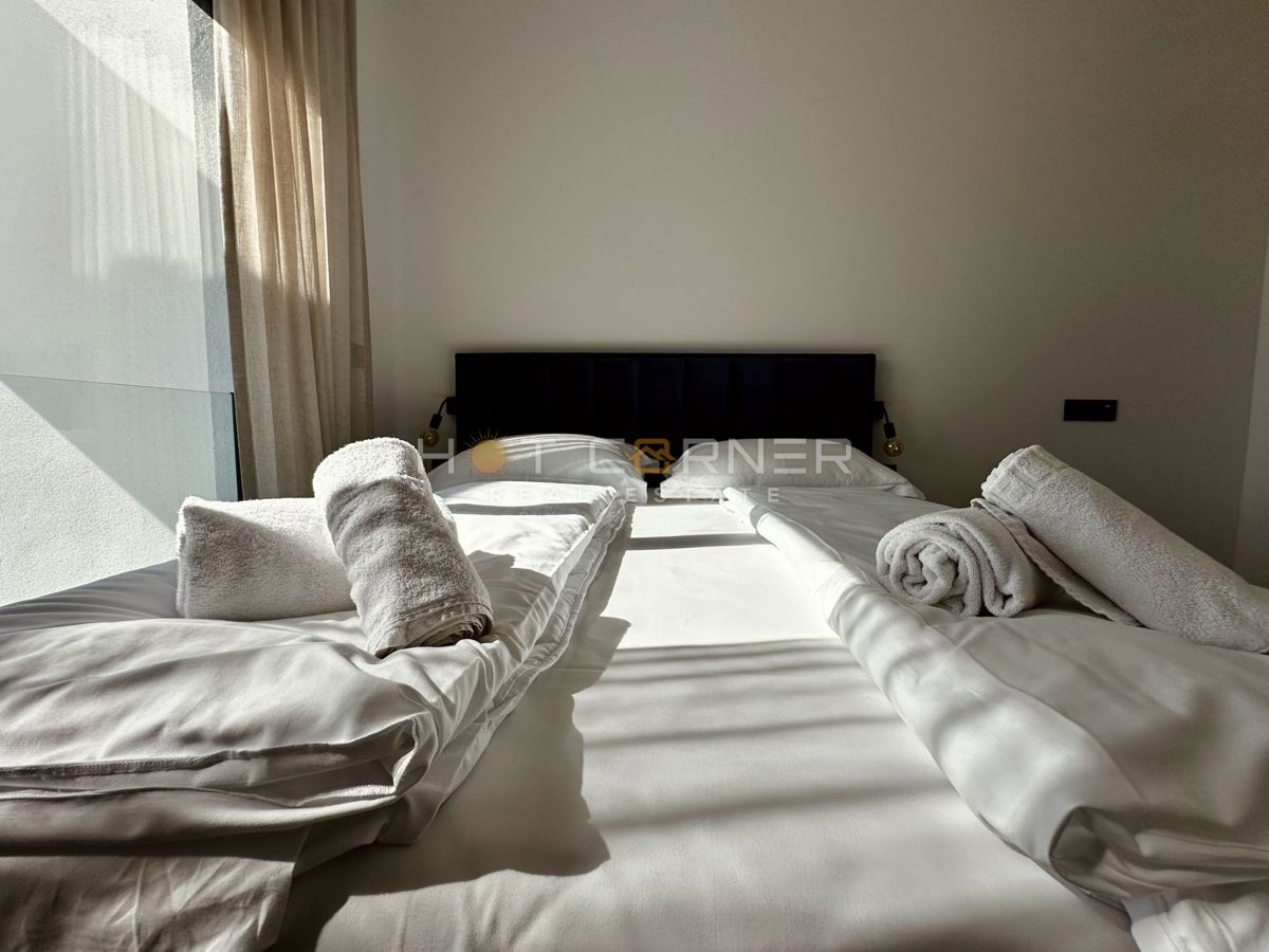 Luksuzna investicijska nepremičnina v medulinu, 3 hiše+čoln