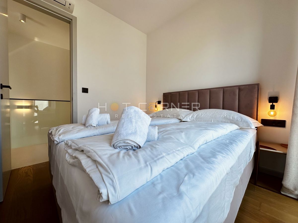 Luksuzna investicijska nepremičnina v medulinu, 3 hiše+čoln