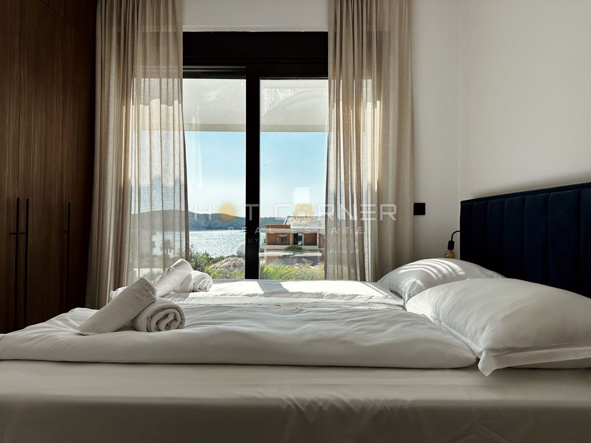 Luksuzna investicijska nepremičnina v medulinu, 3 hiše+čoln