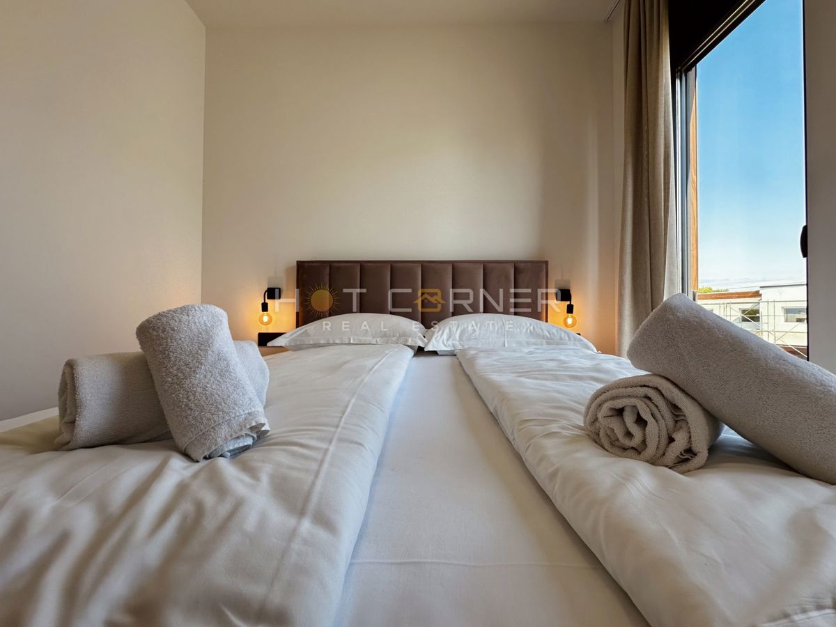 Luksuzna investicijska nepremičnina v medulinu, 3 hiše+čoln