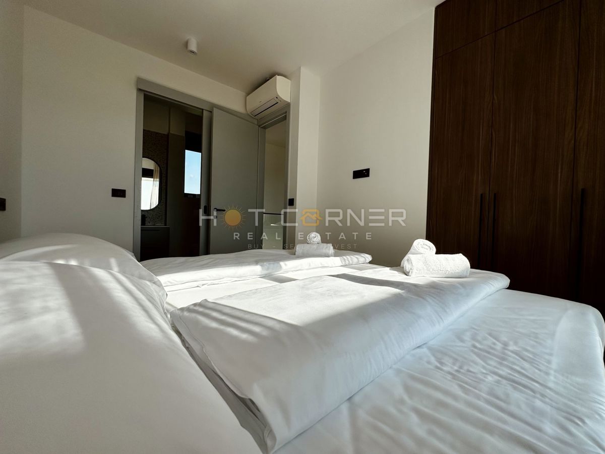 Luksuzna investicijska nepremičnina v medulinu, 3 hiše+čoln