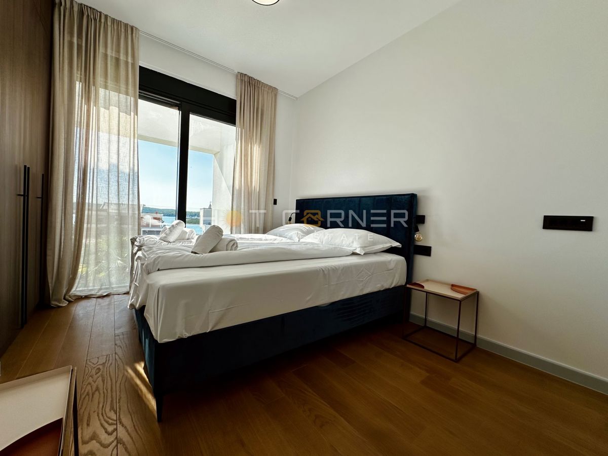 Luksuzna investicijska nepremičnina v medulinu, 3 hiše+čoln