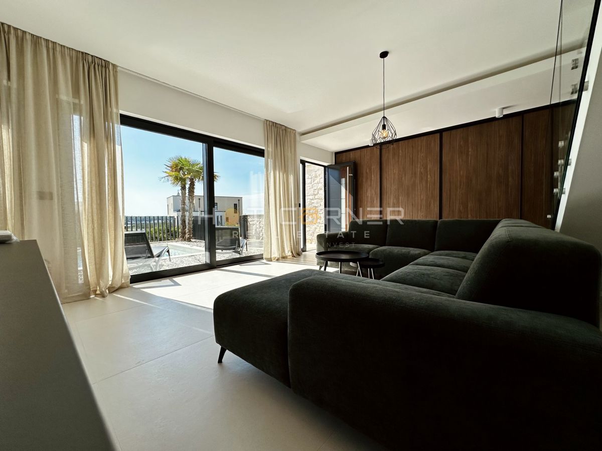 Luksuzna investicijska nepremičnina v medulinu, 3 hiše+čoln