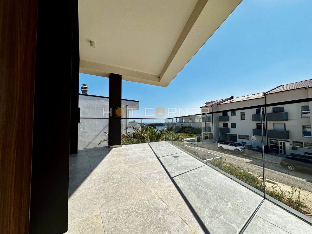 Luksuzna investicijska nepremičnina v medulinu, 3 hiše+čoln